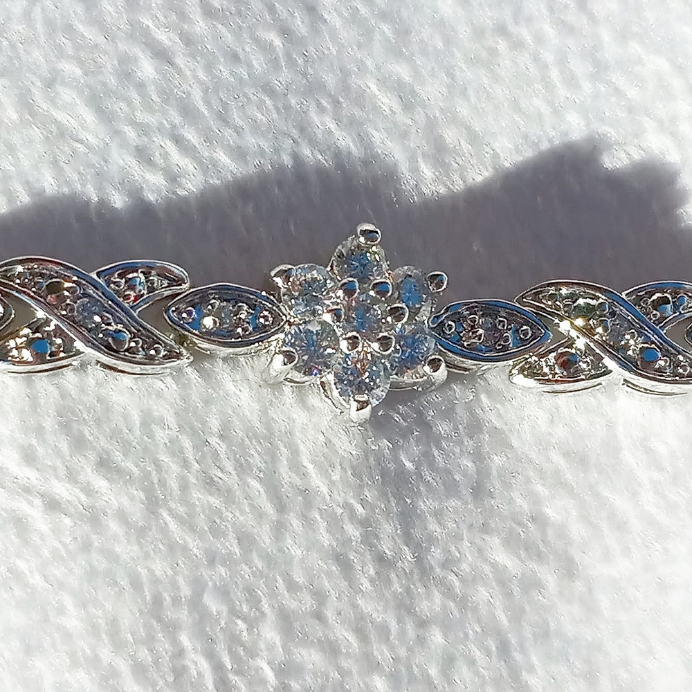 NWOT CZ Diamond Flower Bracelet